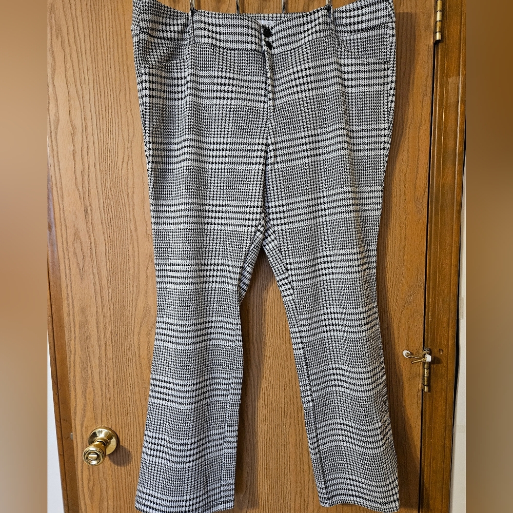 89th & Madison Black and White Dress Pants 18W